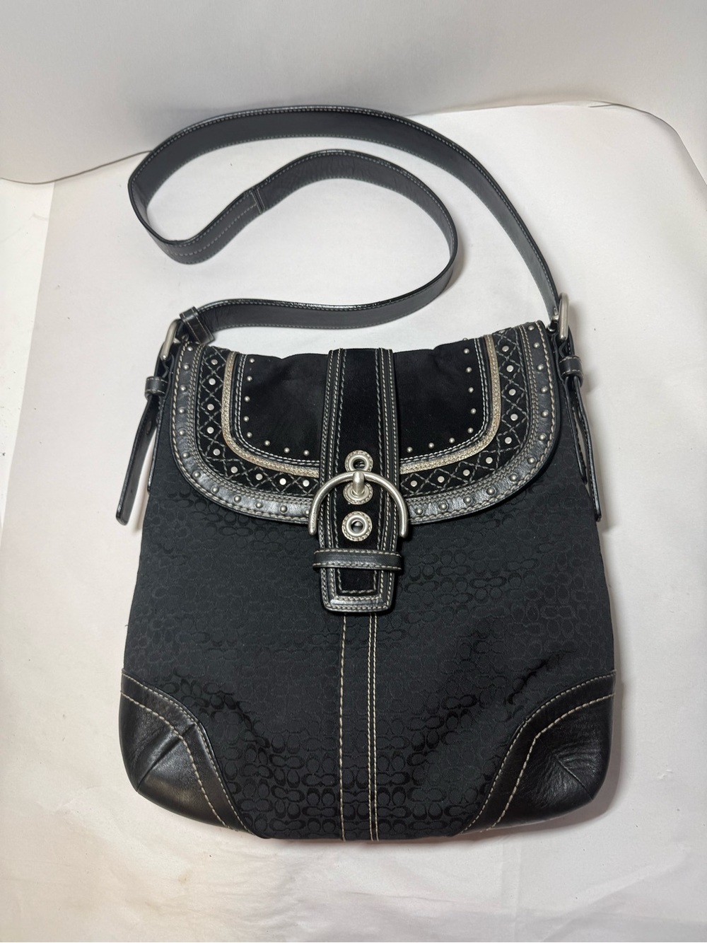 COACH Vintage Soho Crossbody shoulder Black Signature Logo/ Rivets/ Suede F11405
